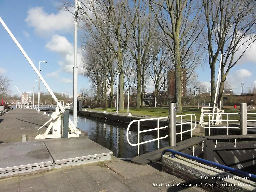 Bed And Breakfast Amsterdam West 2*,  Países Baixos